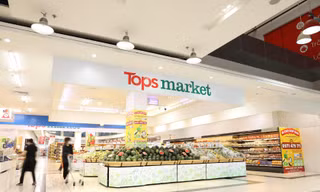 Siêu thị Big C Nguyễn Xiển đổi tên thành Tops Market từ ngày 1/10.