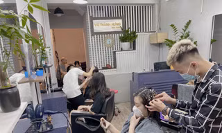 Sau 'ngày hội ăn phở', giới trẻ Hà thành rủ nhau đi cắt tóc, làm đẹp