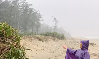 Biển lấn làng, hàng ngàn hộ dân sống trong bất an