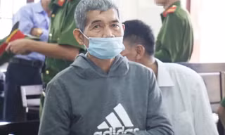 'Yêu râu xanh' 70 tuổi xâm hại hai bé gái 8 tuổi lĩnh án