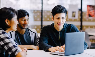 Giới thiệu ChatBot được thiết kế nhằm tăng cường sức khoẻ tinh thần cho giới trẻ