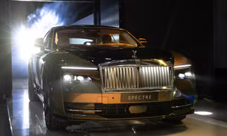 Cận cảnh mẫu xe siêu sang Rolls-Royce Spectre mới về Việt Nam