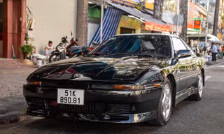 Mẫu xe hiếm Toyota Supra Mk III xuất hiện ở Sài Gòn