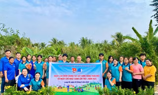 Đoàn viên thanh niên đồng loạt ra quân tuyên truyền thông điệp bảo vệ môi trường