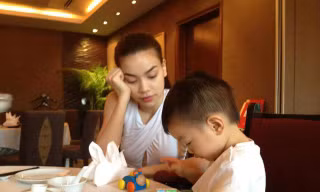Hà Hồ bực mình vì ảnh con trai bị đưa ra đàm tiếu