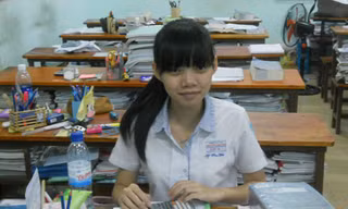 Cô bé trường dân lập đỗ thủ khoa