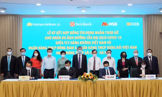 Gói vay tái cấp vốn từ nhà nước cho Vietnam Airlines vượt qua khó khăn dịch COVID-19 chính thức được ký hợp đồng giải ngân.