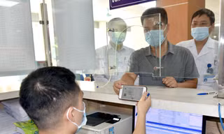 Người dân hưởng lợi từ chuyển đổi số của ngành Bảo hiểm xã hội