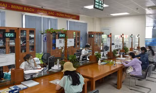 BHXH Hà Nội tạm dừng nhận và trả thủ tục trực tiếp