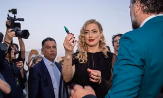 Sau hơn 1 năm ẩn mình, Amber Heard trở lại đóng phim với vai nữ bác sĩ tâm thần