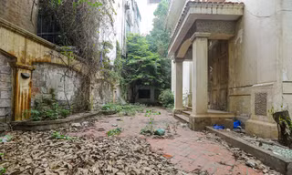 Cận cảnh biệt thự bỏ hoang gần 10 năm sau khi cựu Chủ tịch thành phố trả lại