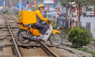 Hiểm họa tai nạn đường sắt: Đi 3 bước chân có 1 lối ngang tự mở