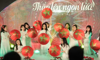 Chương trình nghệ thuật chào năm mới 2023: 'Thắp lên ngọn lửa'
