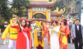 Rước kiệu, thỉnh nước ở Lễ hội đình Yên Phụ giữa lòng Hà Nội