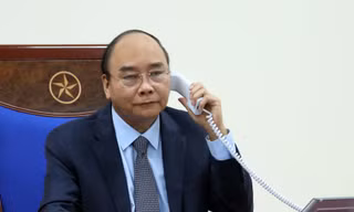 Thủ tướng Nguyễn Xuân Phúc tại cuộc điện đàm. (Ảnh: Mofa)
