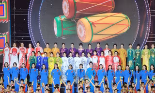 Đại nhạc hội Hoa Tháng Năm: "Phép màu" rực rỡ của trường Tiểu học Đoàn Thị Điểm