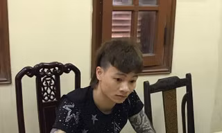Ngô Bá Khá tại cơ quan công an. Ảnh: Đ.H