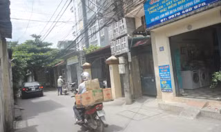 Sau nhiều năm chờ làm sổ đỏ, một phần đất của các hộ dân KTT Vận tải được xác định là đất lấn chiếm. Ảnh: K.N.