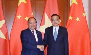 Thủ tướng Nguyễn Xuân Phúc trong cuộc hội đàm với Thủ tướng Trung Quốc Lý Khắc Cường. (Ảnh: Quang Hiếu)