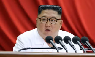 Ông Kim Jong Un phát biểu tại đại hội của đảng Lao động Triều Tiên. (Ảnh: KCNA)