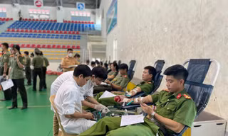 Hiến máu