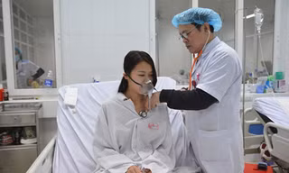 Sử dụng than củi để sưởi ấm, một nữ sinh lớp 9 tử vong