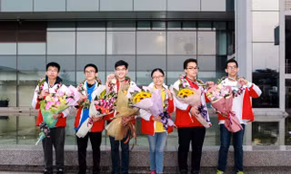 Những gương mặt rạng rỡ của 6 học sinh THCS Cầu Giấy dành huy chương của cuộc thi WMTC 2018.