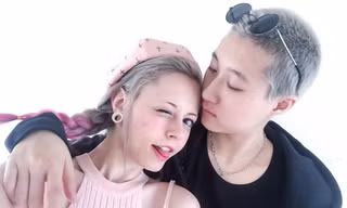 Con rơi Thành Long kết hôn đồng giới ở tuổi 19