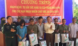 270 nạn nhân chất độc da cam của huyện Phù Cừ được chăm sóc sức khỏe, tặng quà