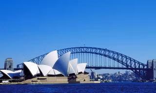Nhà hát Opera Sydney là biểu tượng đặc trưng của nước Úc.