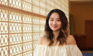 Ngô Phương Vi lần đầu tham gia hoà nhạc Hạnh phúc