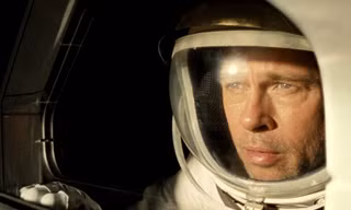 Brad Pitt trong vai phi hành gia