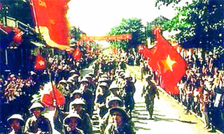 Tái hiện không khí Hà Nội mùa thu 1954 tại không gian phố bích họa Phùng Hưng