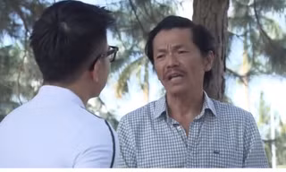 Ông Sơn bảo vệ Thư khỏi bị người khác quyến rũ