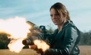 Emma Stone khá ngầu trong Zombieland 2