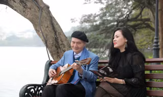 Nhạc sỹ Vũ Thành An đệm đàn cho Ngọc Châm hát ca khúc về Hà Nội