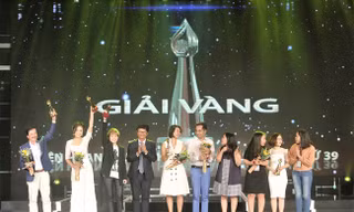 Thu Quỳnh nhận giải Vàng tại LH Truyền hình