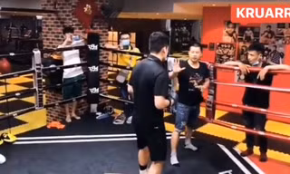 Ngạo mạn thách đấu võ sĩ boxing, môn đồ Vịnh Xuân nhận thất bại thảm hại