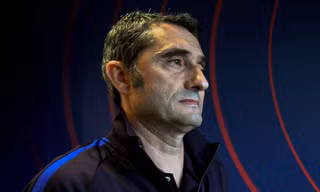 Barcelona sa thải HLV Ernesto Valverde