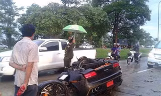 Lamborghini Gallardo "gãy" đôi, tài xế bình an vô sự