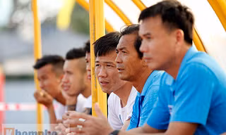Khi Tấn Tài, Công Vinh ngả mũ trước "Mourinho VN"