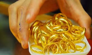Vàng trong nước giảm, USD tăng nhẹ