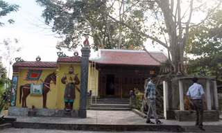 Đền Cửa Rào