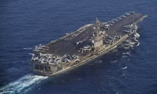 Tàu sân bay USS Carl Vinson tới gần bán đảo Triều Tiên tập trận cùng Hàn Quốc.