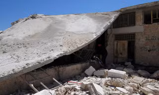 Cảnh hoang tàn ở thị trấn Khan Sheikhoun, Idlib, Syria hôm 5/4.