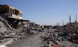Lực lượng người Kurd tiến vào Sinjar hôm 13/11. Ảnh: Dailymail