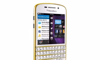 BlackBerry Q10 Vàng bán ở Việt Nam giá bao nhiêu?