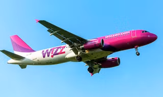 Một máy bay của hãng hàng không Wizz Air. 