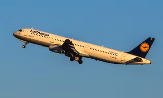 Một máy bay của hãng Lufthansa. Ảnh: Skynews