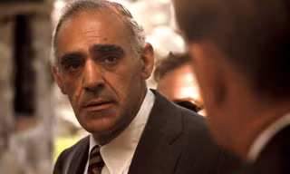 Ông Abe Vigoda trong một cảnh của bộ phim "Bố già" năm 1972.